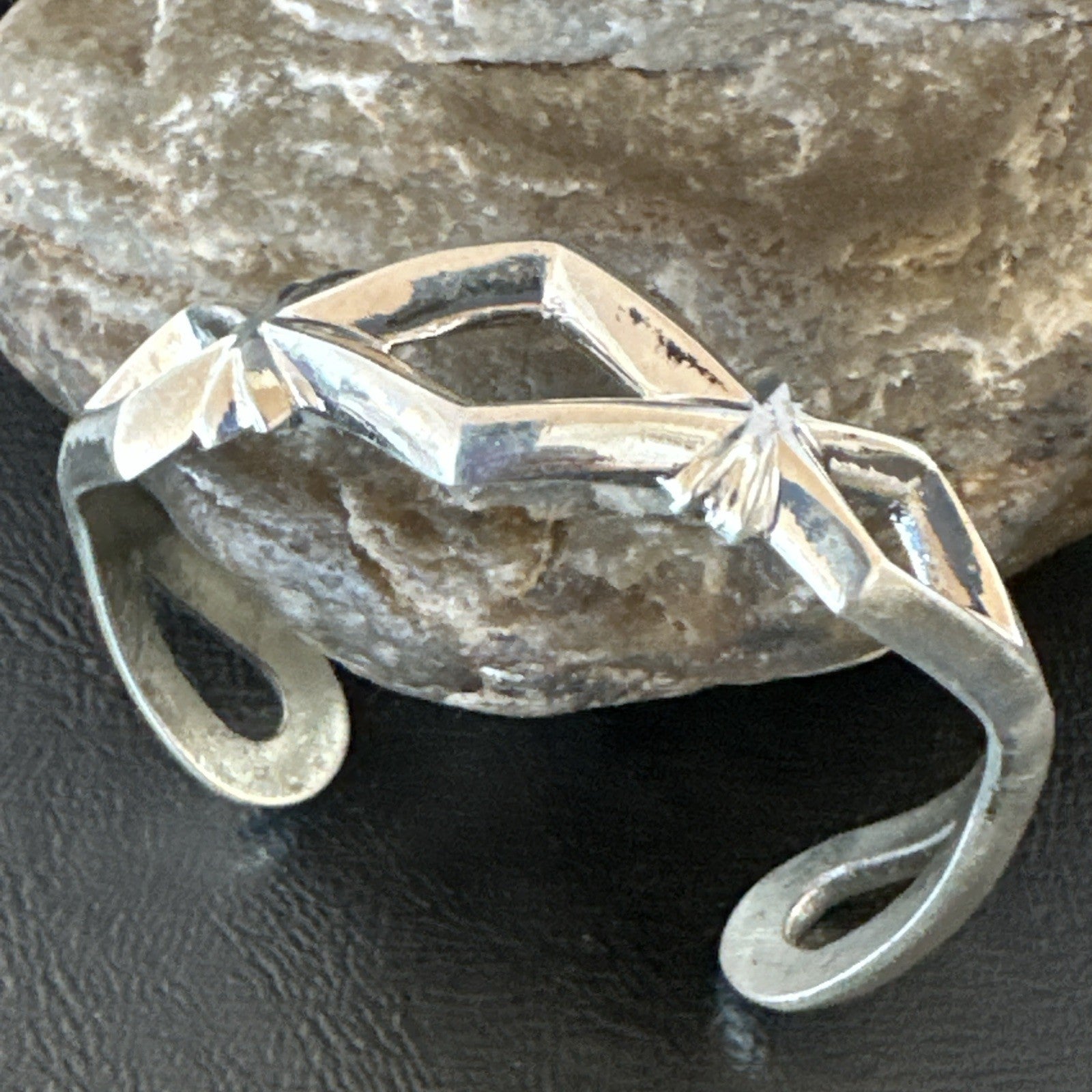 Tufa Cast Womens Navajo Sterling Silver Cuff Bracelet 19353