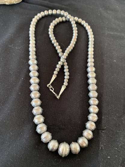 Hand Stamped Bench Navajo Pearls Graduated Sterling Silver Bead Necklace 24”