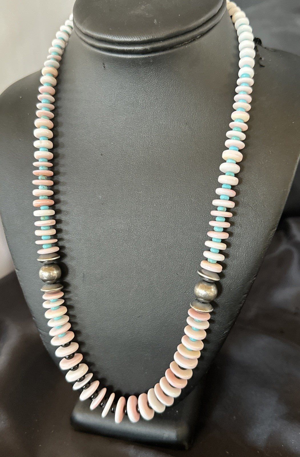 Pink Queen Conch Turquoise Graduated Navajo Sterling Silver Necklace 24” 19016