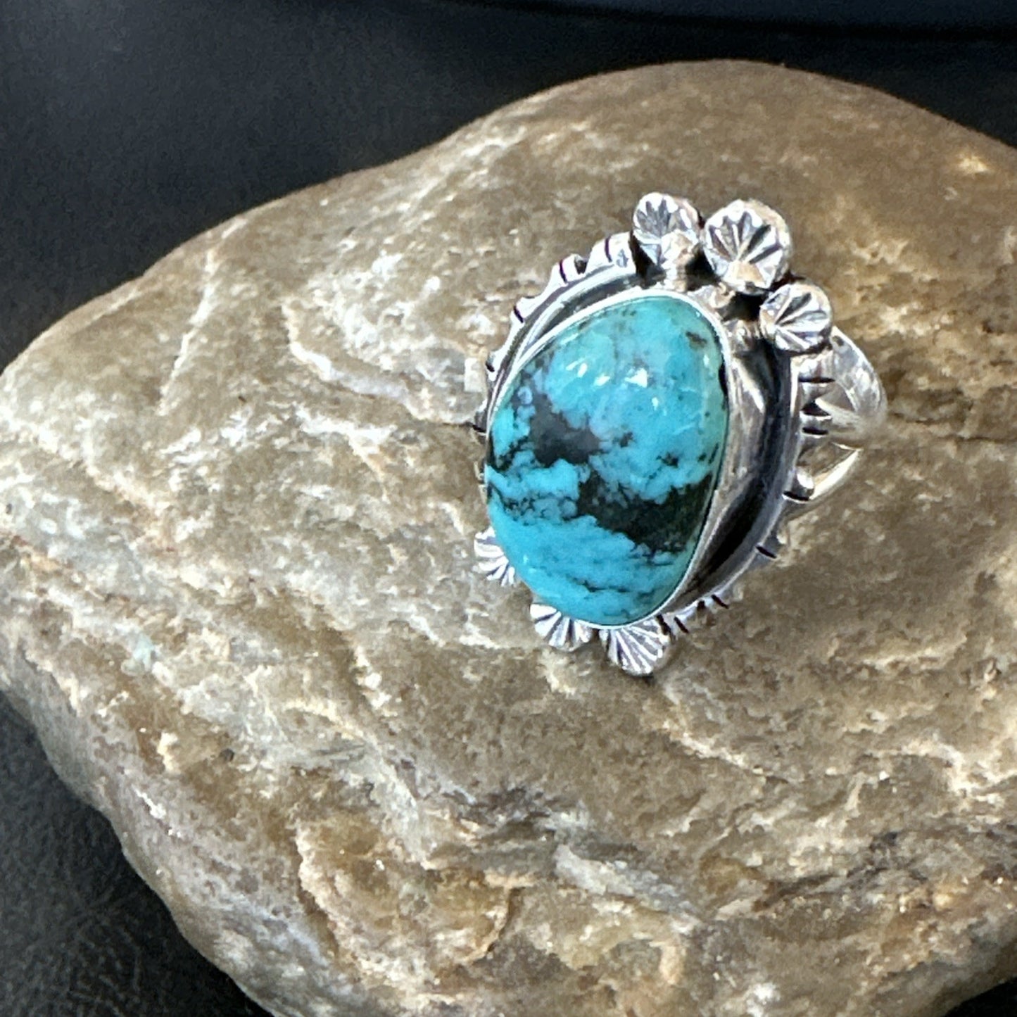 Yazzie Handmade Navajo Sterling Silver  Blue Kingman Turquoise Ring Size 8 19625