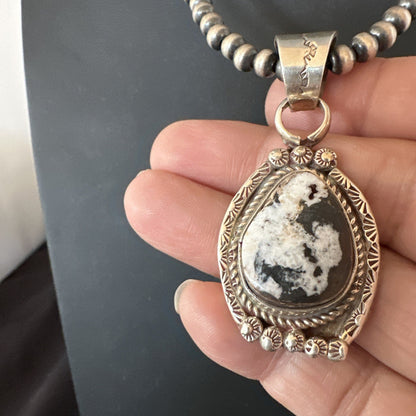 White Buffalo Turquoise Pendant Navajo Pearls Sterling Silver Necklace 20” 19495