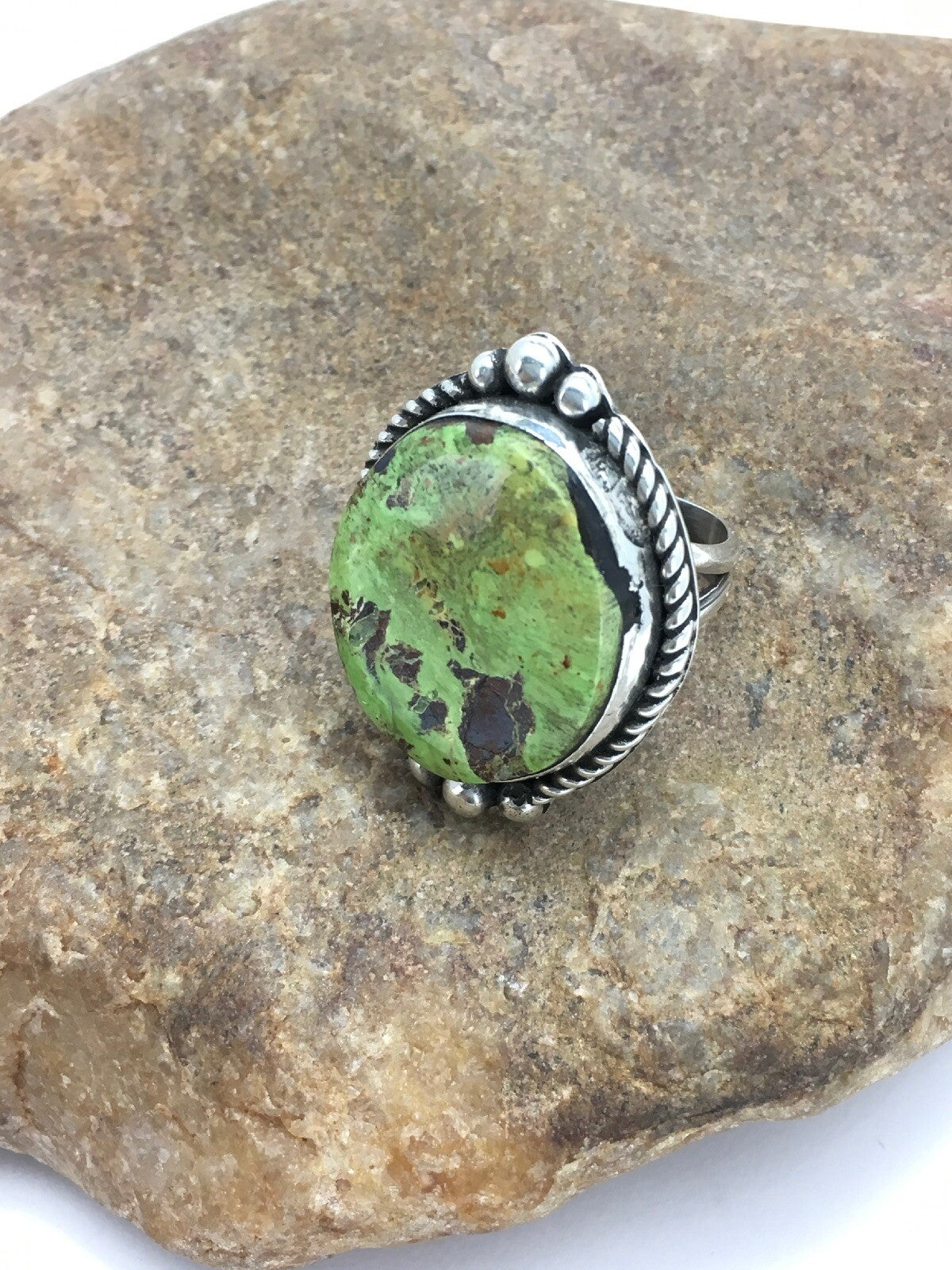 Green Gaspeite Navajo Sterling Silver Ring Size 8.25 02593