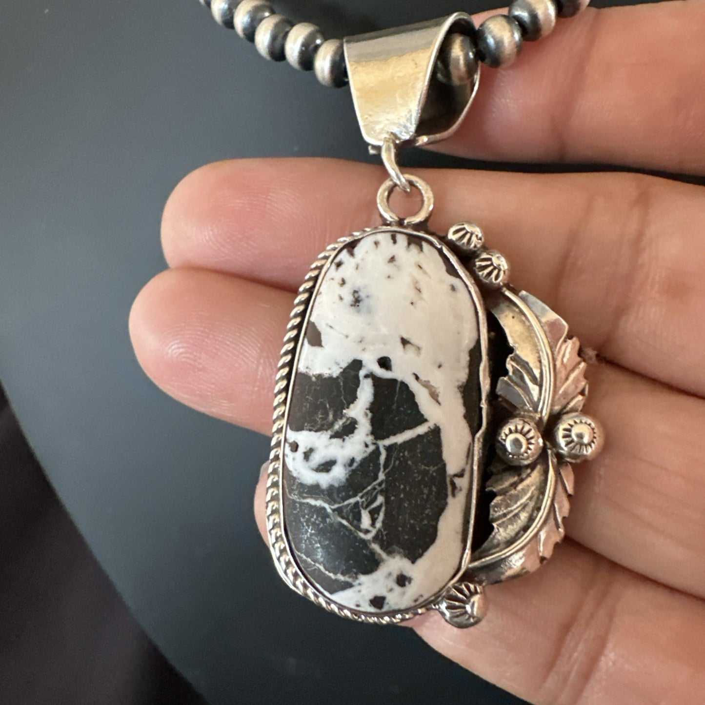 White Buffalo Turquoise Pendant Navajo Pearls Sterling Silver Necklace 19346