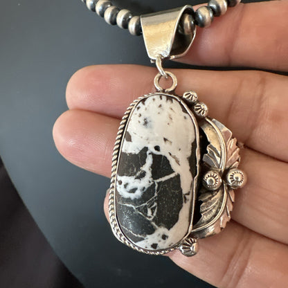 White Buffalo Turquoise Pendant Navajo Pearls Sterling Silver Necklace 19346