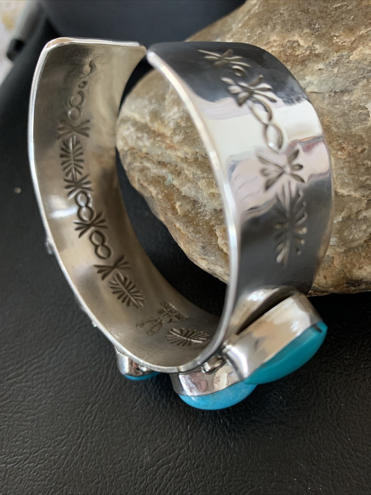 Kingman Turquoise Row Navajo Sterling Silver Cuff Bracelet 1410