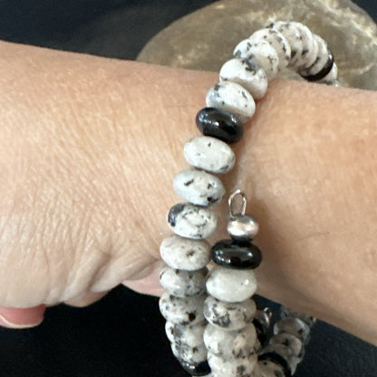 Mens Memory Wire Stainless Steel Black Onyx White Jasper 8mm Bead Bracelet 17708