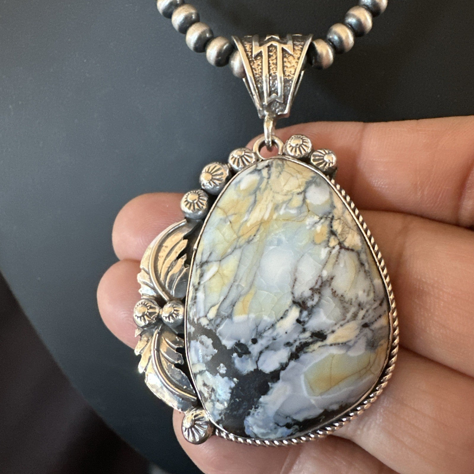 White Buffalo Turquoise Pendant Navajo Pearls Sterling Silver Necklace 19342