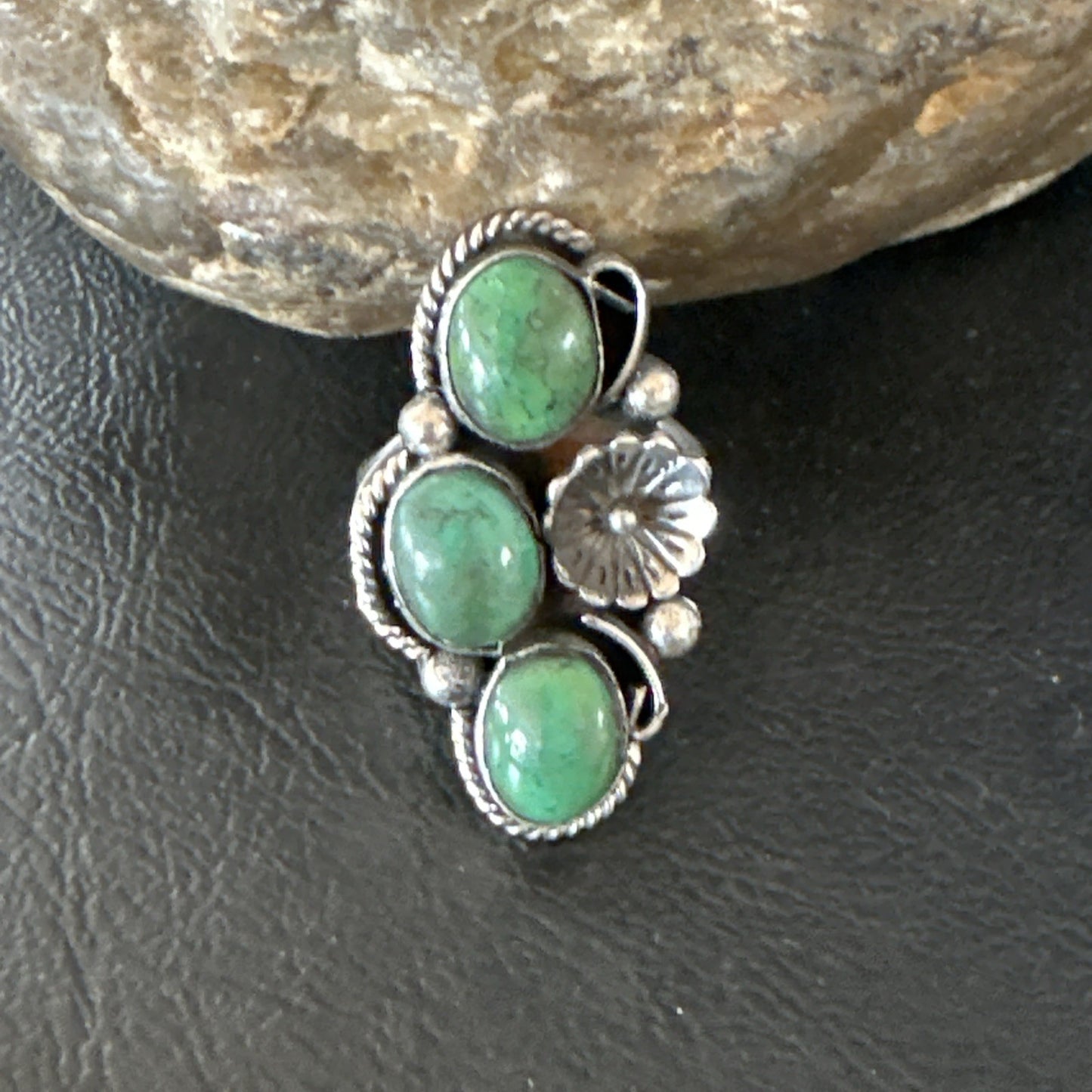 Yazzie Ring Green Turquoise Navajo Sterling Silver Cluster Size 7 19244