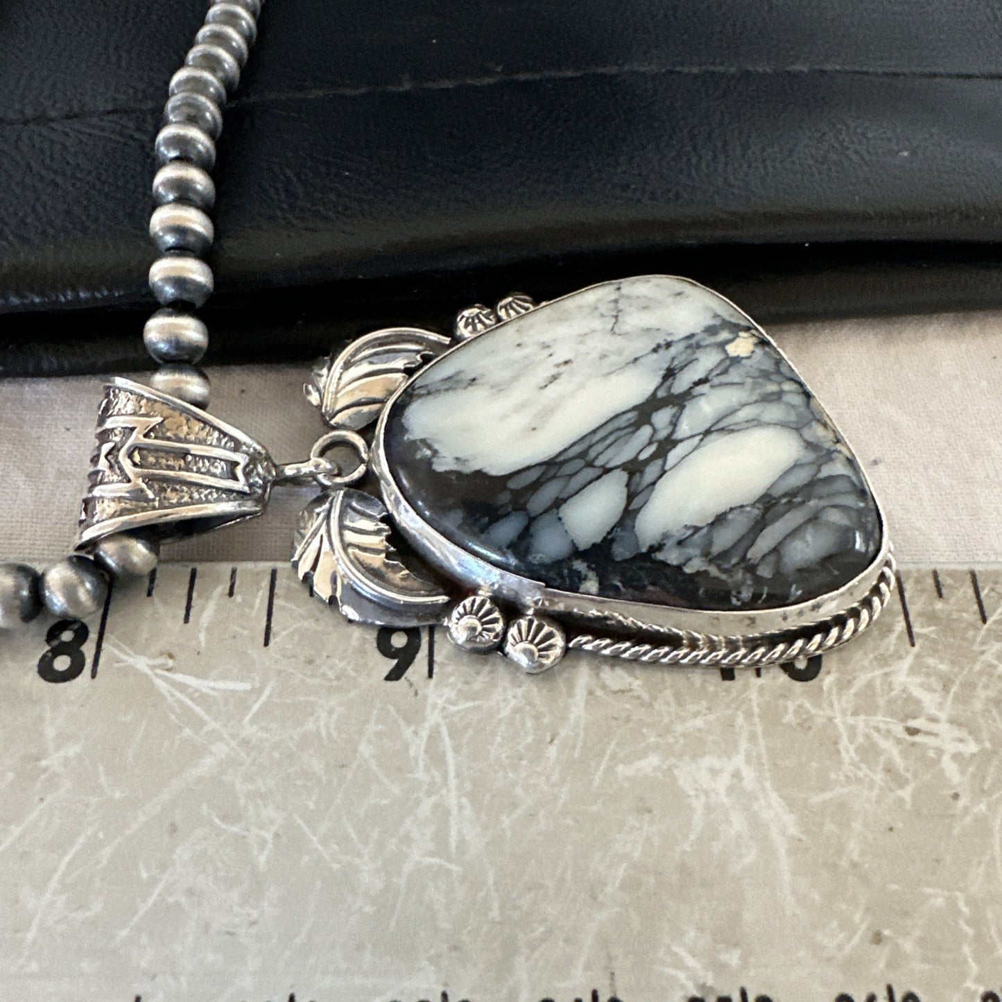 White Buffalo Turquoise Pendant Navajo Pearls Sterling Silver Necklace 19341