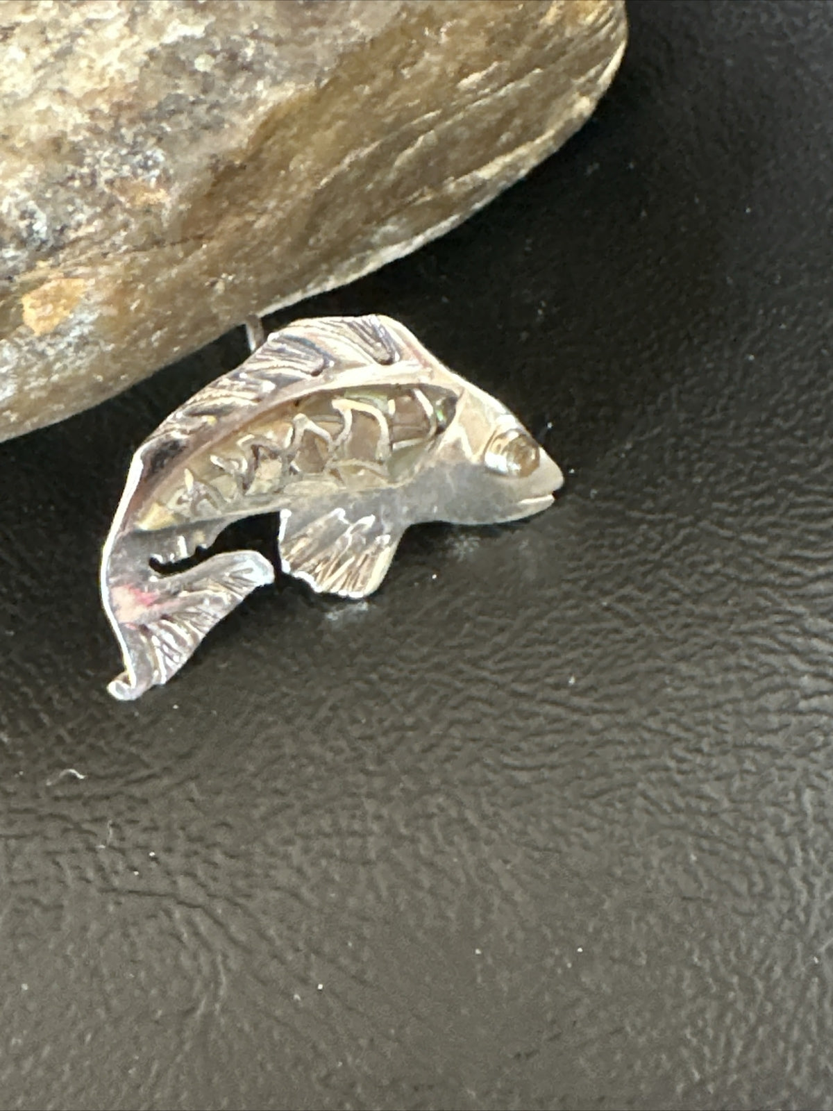 Pava Shell Navajo Sterling Silver Fish Old Pawn Pin Pendant 18153