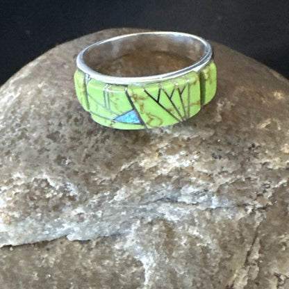 Womens Rare Green Gaspeite Sterling Silver Band Inlay Ring Size 7.5 19150