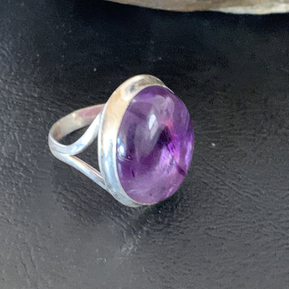 Navajo Purple Amethyst Sterling Silver Ring Size 8.5 12943
