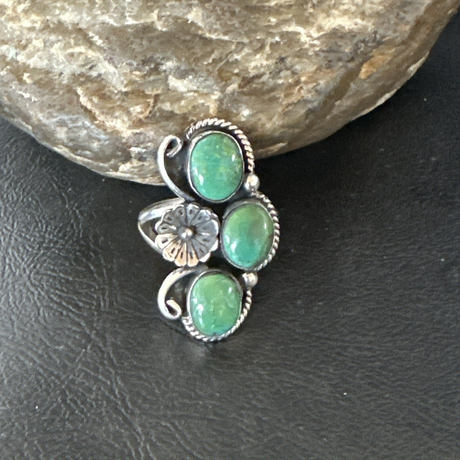 Yazzie Ring Green Turquoise Navajo Sterling Silver Cluster Size 8 19243