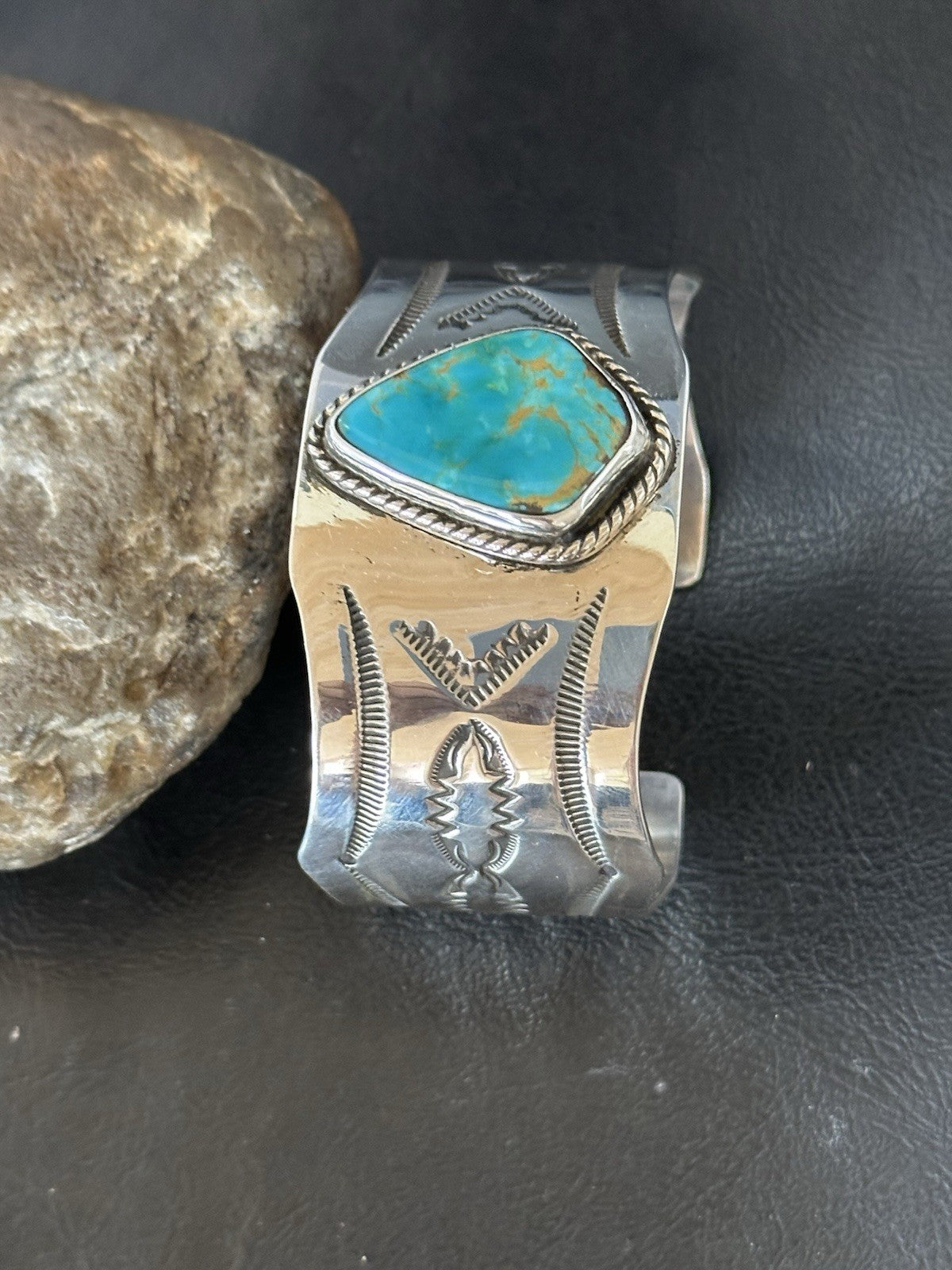 H Joe Blue Kingman Turquoise Navajo Sterling Silver Cuff Bracelet 8.2" 19422