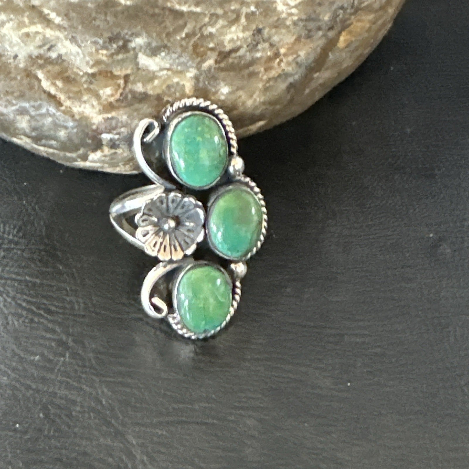 Yazzie Ring Green Turquoise Navajo Sterling Silver Cluster Size 8 19243