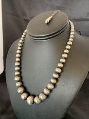 Navajo Graduated Round Seamless Beads Necklace 18" | Sterling Silver | Authentic Native American Handmade