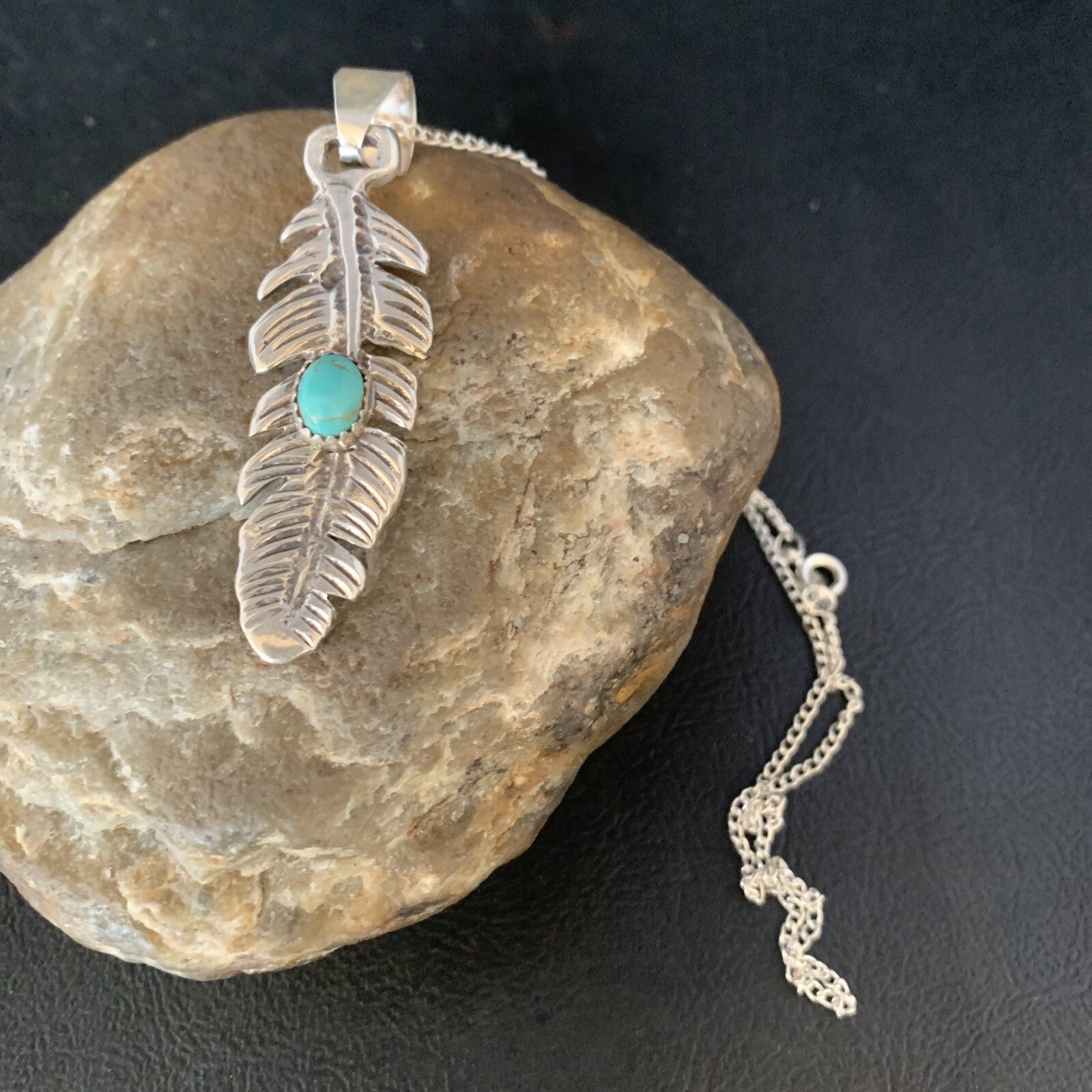 Womens Navajo Blue Turquois Sterling 16" Necklace Feather Pendant 13686
