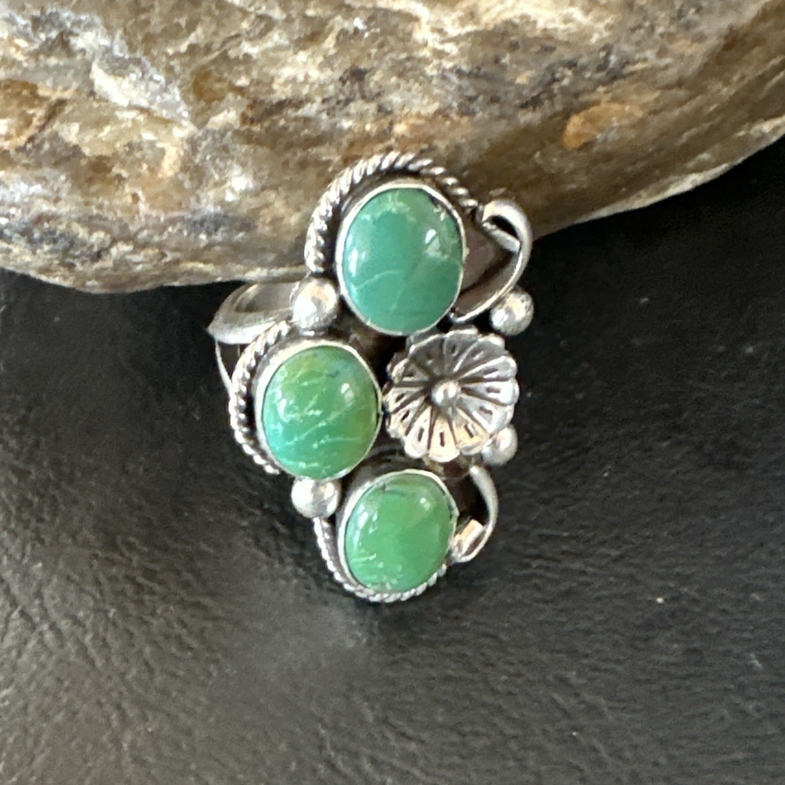 Yazzie Ring Green Turquoise Navajo Sterling Silver Cluster Size 8.5 19234