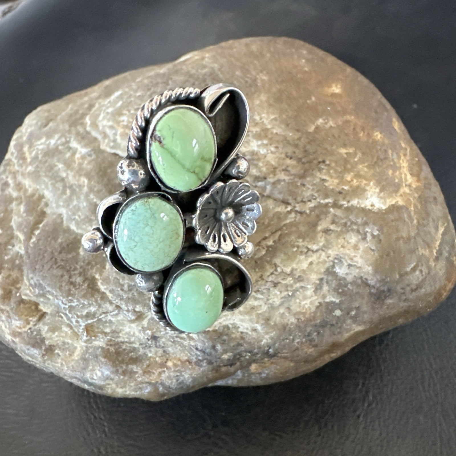 Yazzie Ring Green Turquoise Navajo Sterling Silver Cluster Size 8.5 19230