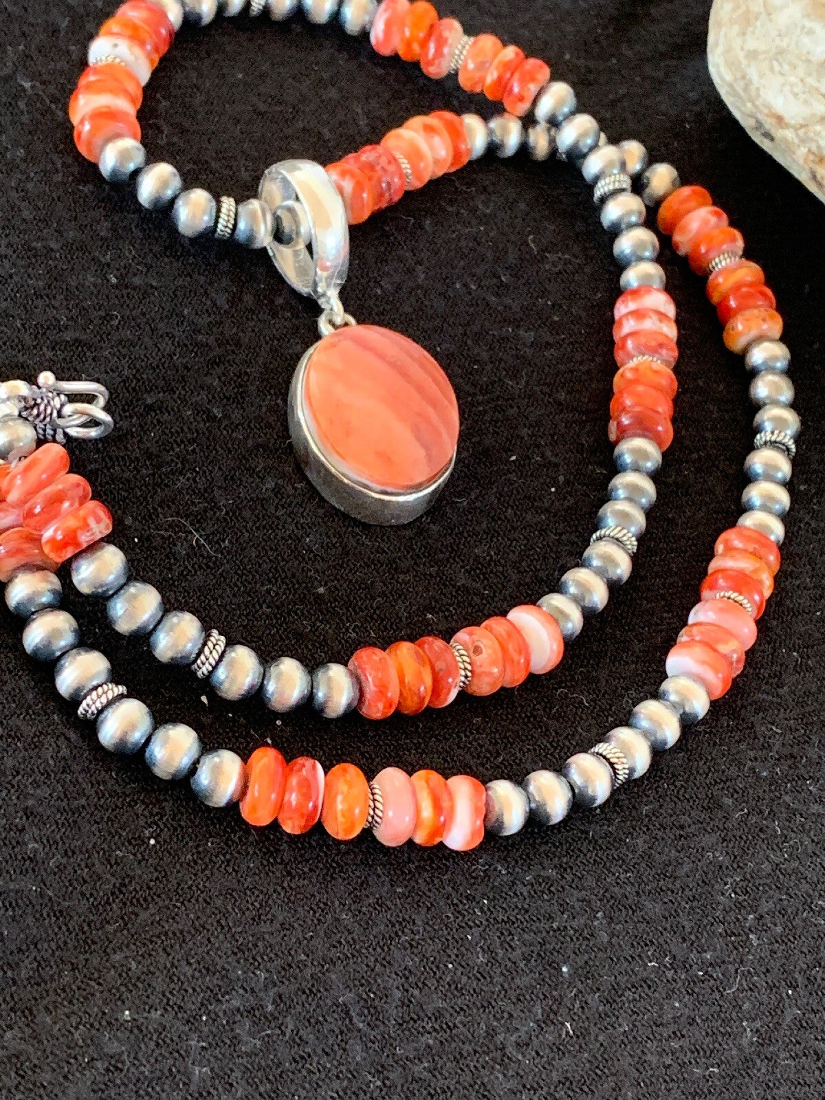Native Men’s Red Spiny Oyster Pendant Navajo Sterling Silver Necklace 08820