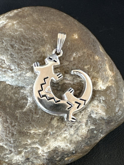 Navajo Stamped Lizard Pendant Gecko Sterling Silver 18155