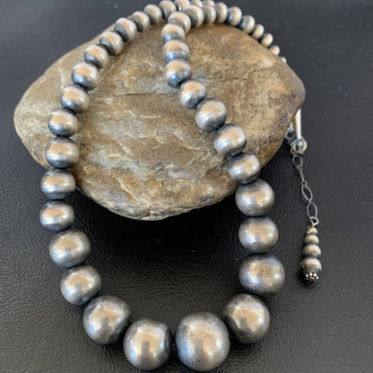 Navajo Pearls Graduated Sterling Silver Round Seamless Bead Necklace 16”