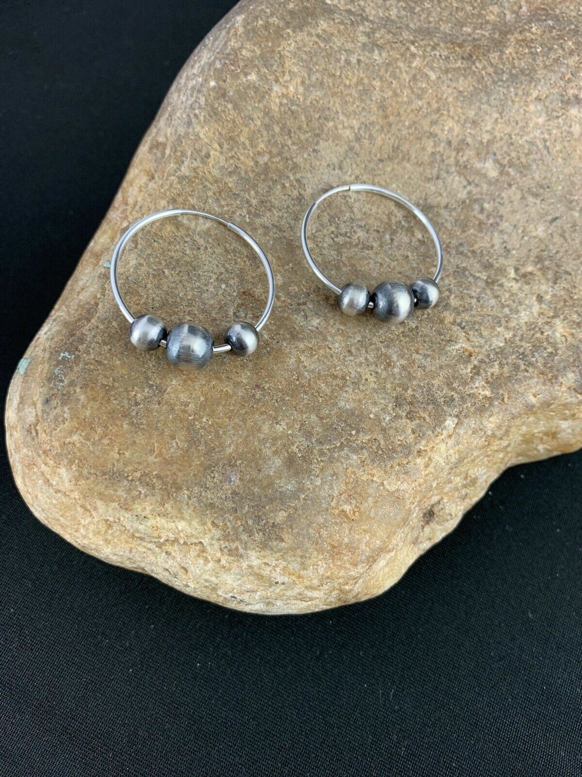Native American Indian Navajo Sterling Silver Beads Hoop Earrings 03755