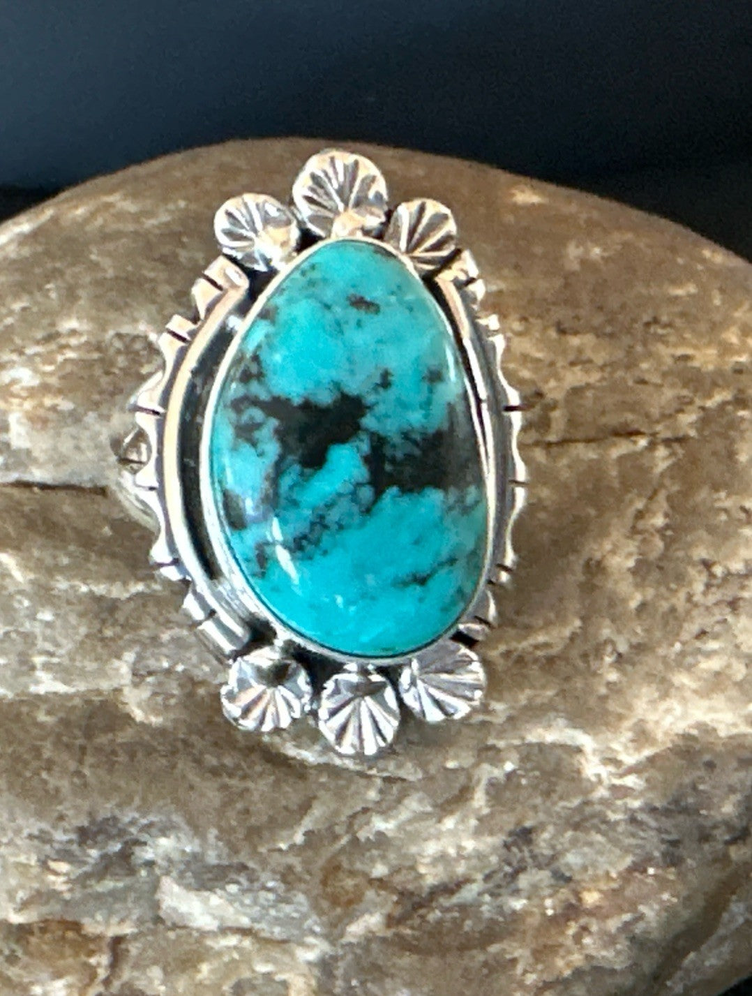 Yazzie Handmade Navajo Sterling Silver  Blue Kingman Turquoise Ring Size 8 19625