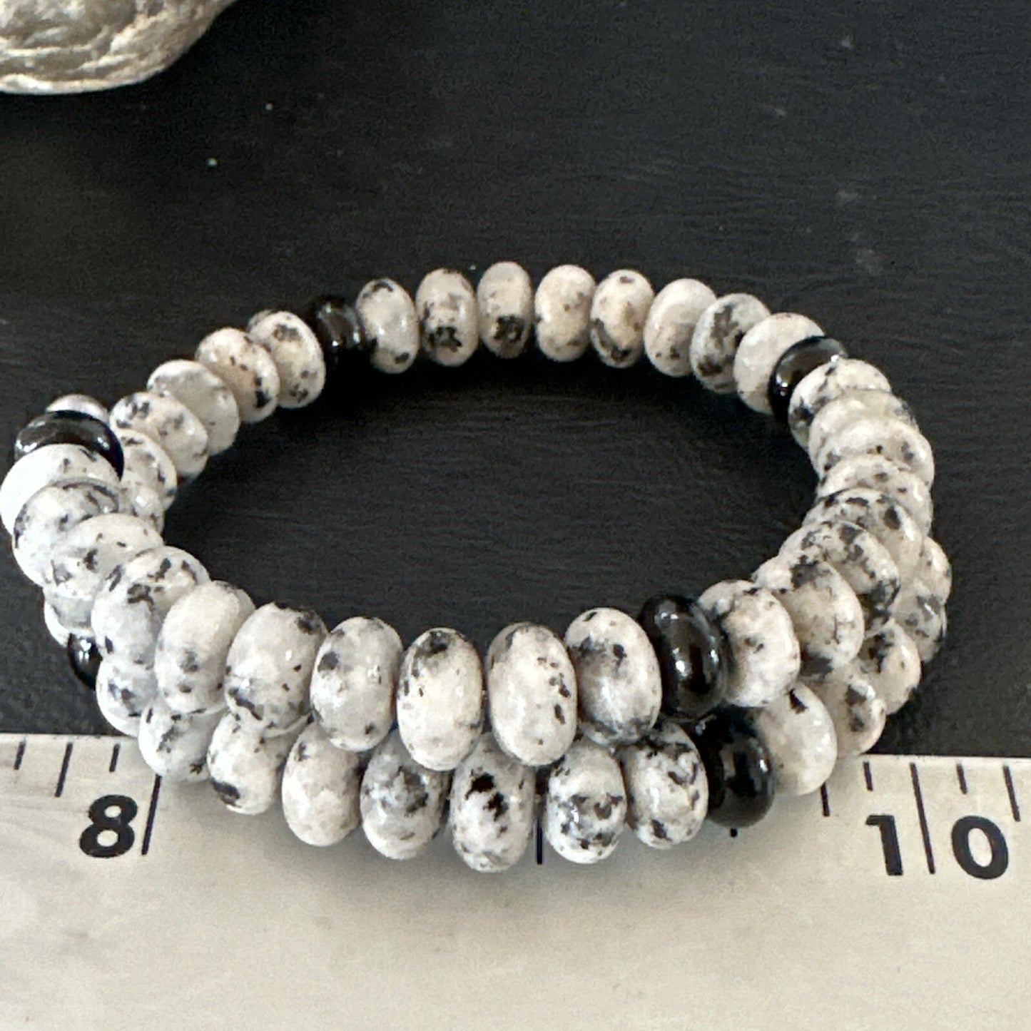 Mens Memory Wire Stainless Steel Black Onyx White Jasper 8mm Bead Bracelet 17708