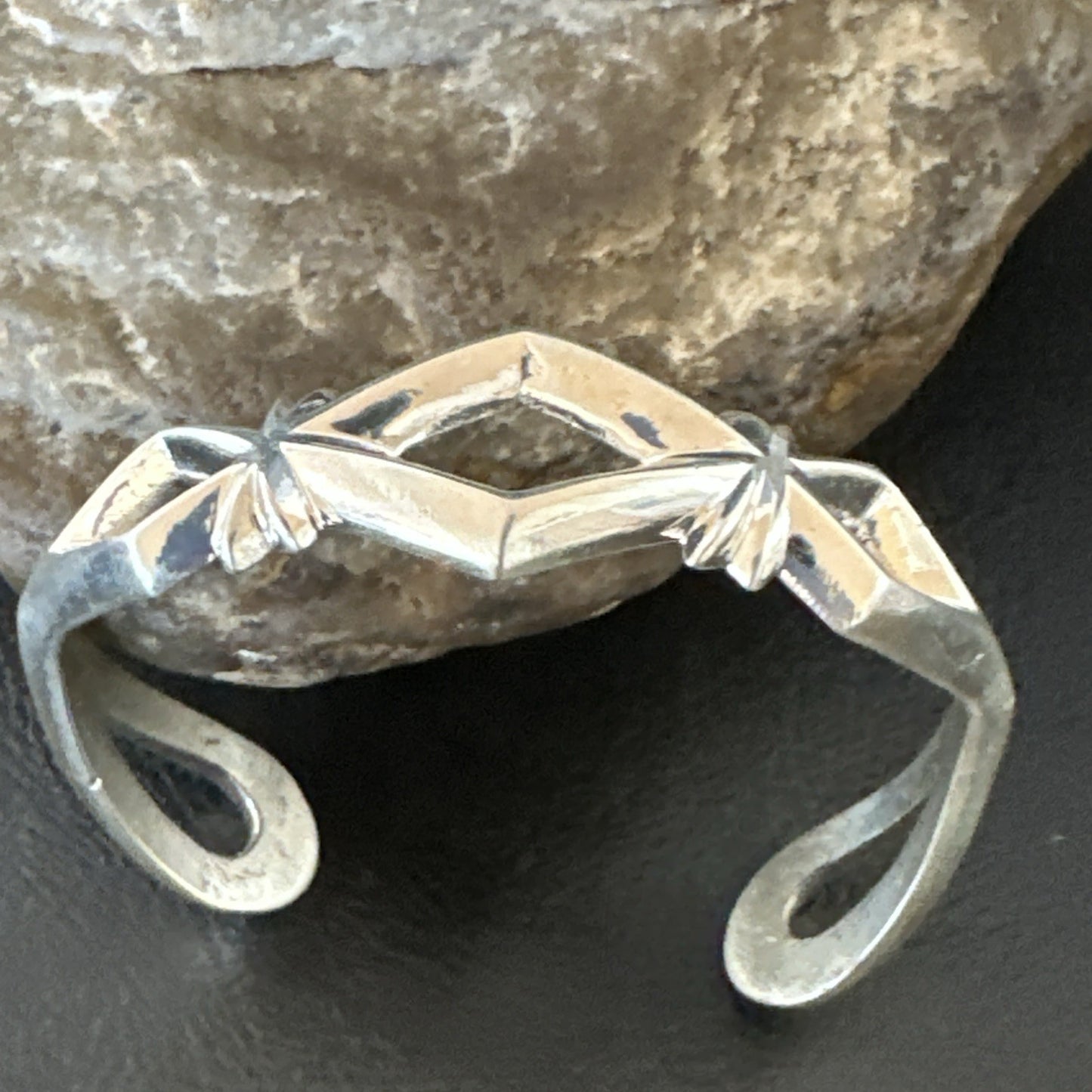 Tufa Cast Womens Navajo Sterling Silver Cuff Bracelet 19353