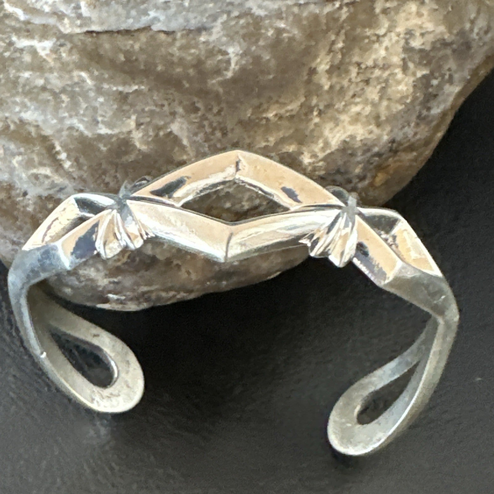 Tufa Cast Womens Navajo Sterling Silver Cuff Bracelet 19353
