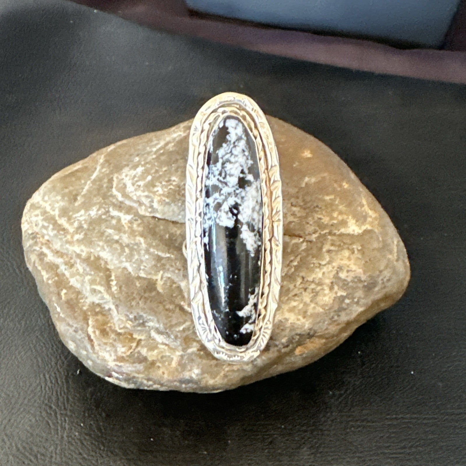 X Long Navajo White Buffalo Turquoise Ring Sterling Silver Sz 8 19767