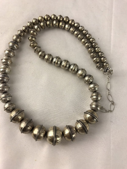 Hand Stamped Bench Navajo Pearls Graduated Sterling Silver Bead Necklace 20" 335