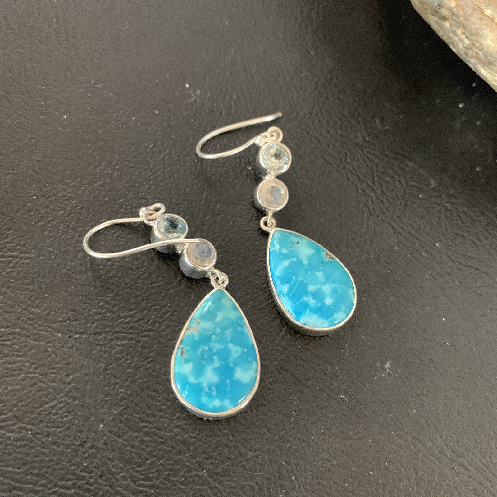 Womens Blue Kingman Turquoise Navajo Sterling Silver Earrings 12034