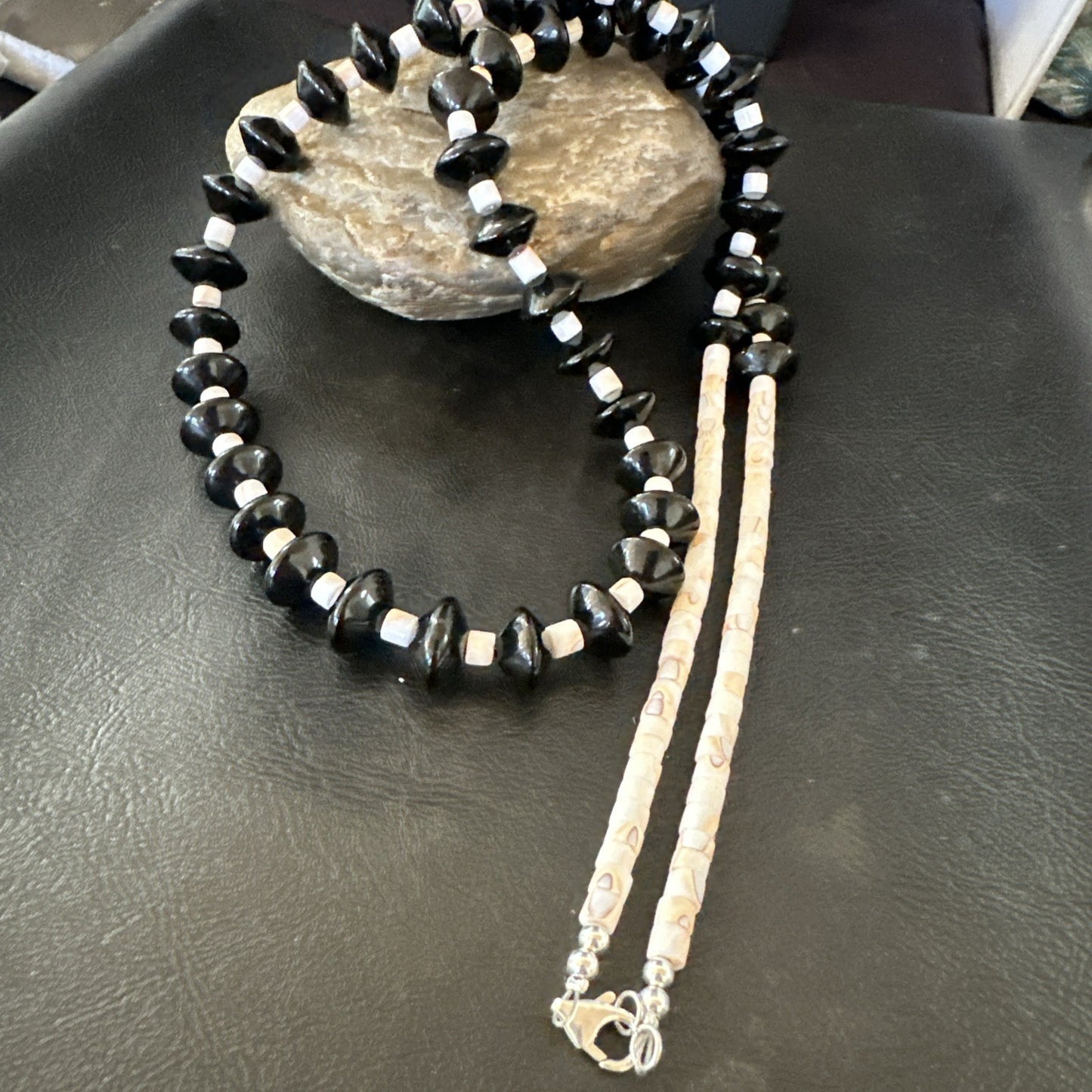 Sterling NAVAJO Black Onyx Pink Shell Silver Necklace 34” 19578