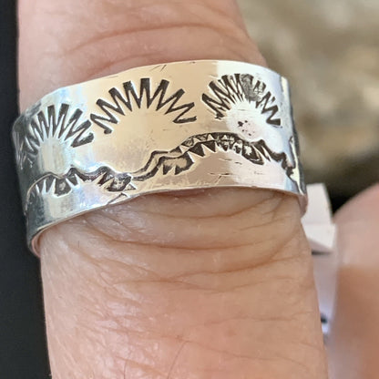 Womens Wide Band Navajo Sterling Silver Ring Size 8.5 10972N