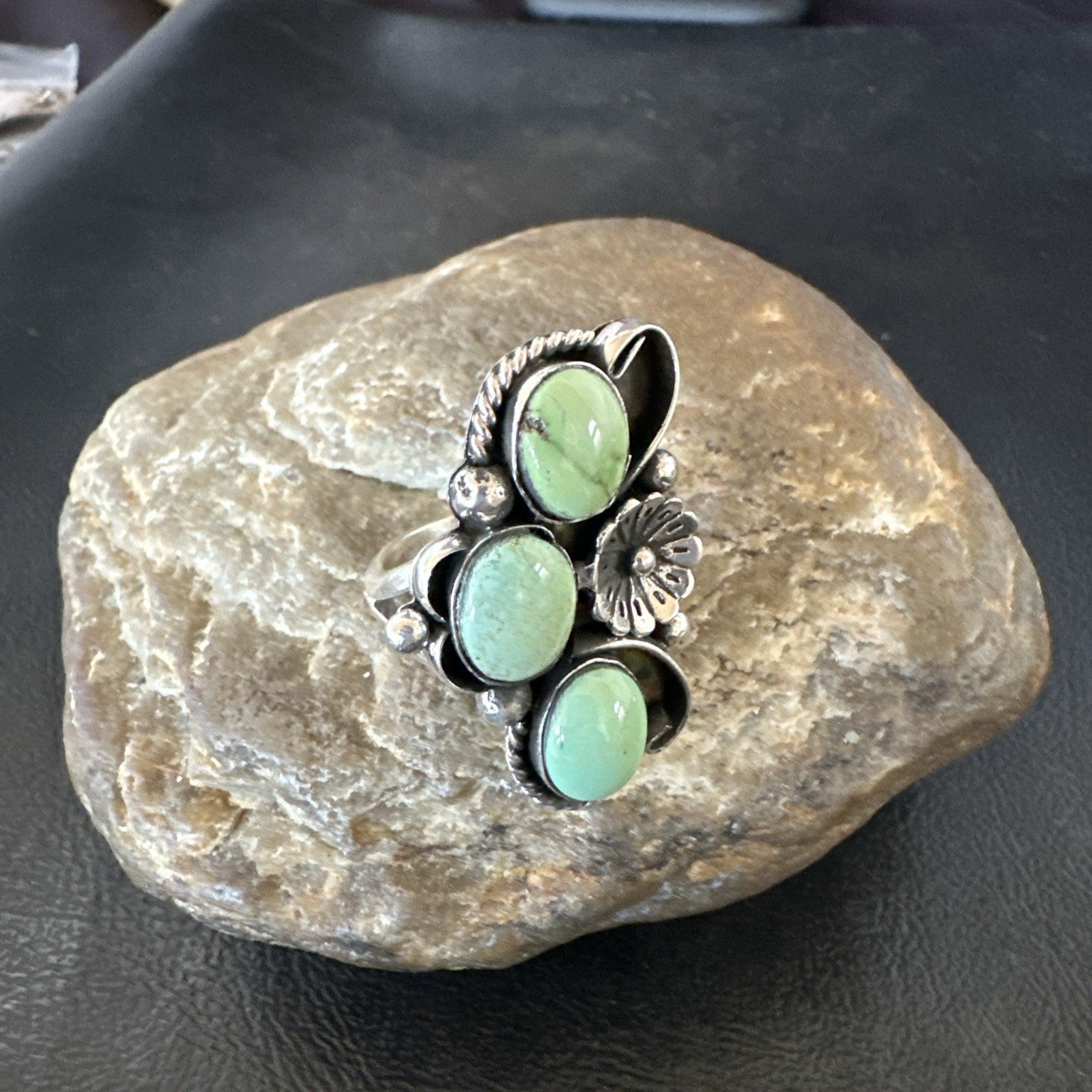 Yazzie Ring Green Turquoise Navajo Sterling Silver Cluster Size 8.5 19230