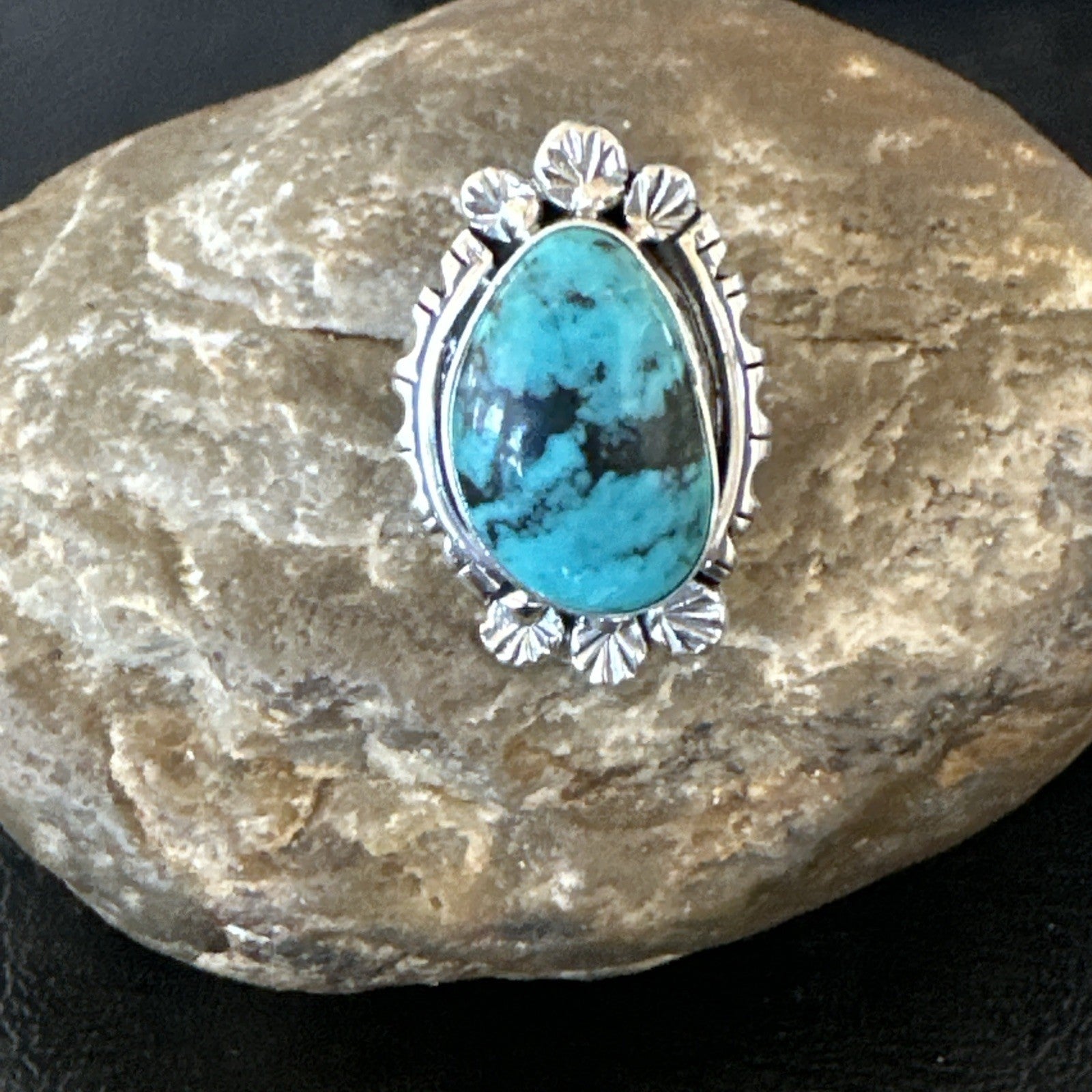 Yazzie Handmade Navajo Sterling Silver  Blue Kingman Turquoise Ring Size 8 19625