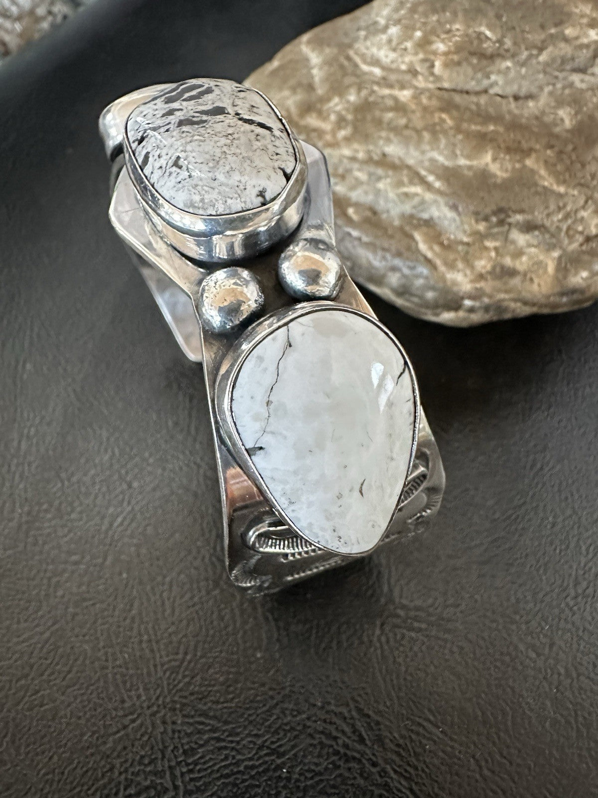 Mens WoMens White Buffalo Turquoise Navajo Sterling Silver Cuff Bracelet 19502