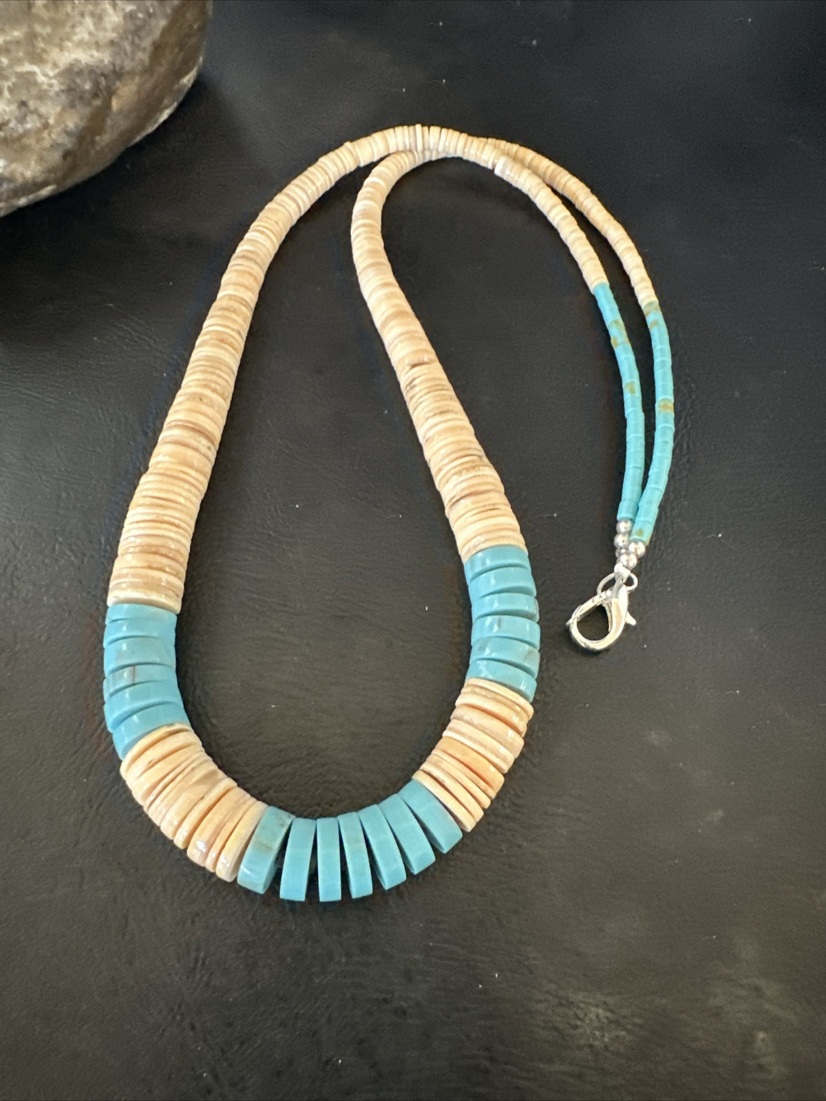 Native Santo Domingo Beige Shell Blue Turquoise 24” Necklace 17764