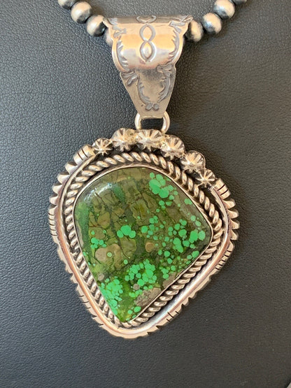 Navajo Pearls Sterling Green Spiderweb Turquoise Pendant Necklace 2984