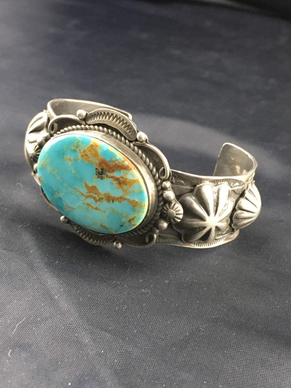 Kingman Turquoise Navajo Sterling Silver Cuff Bracelet 04538