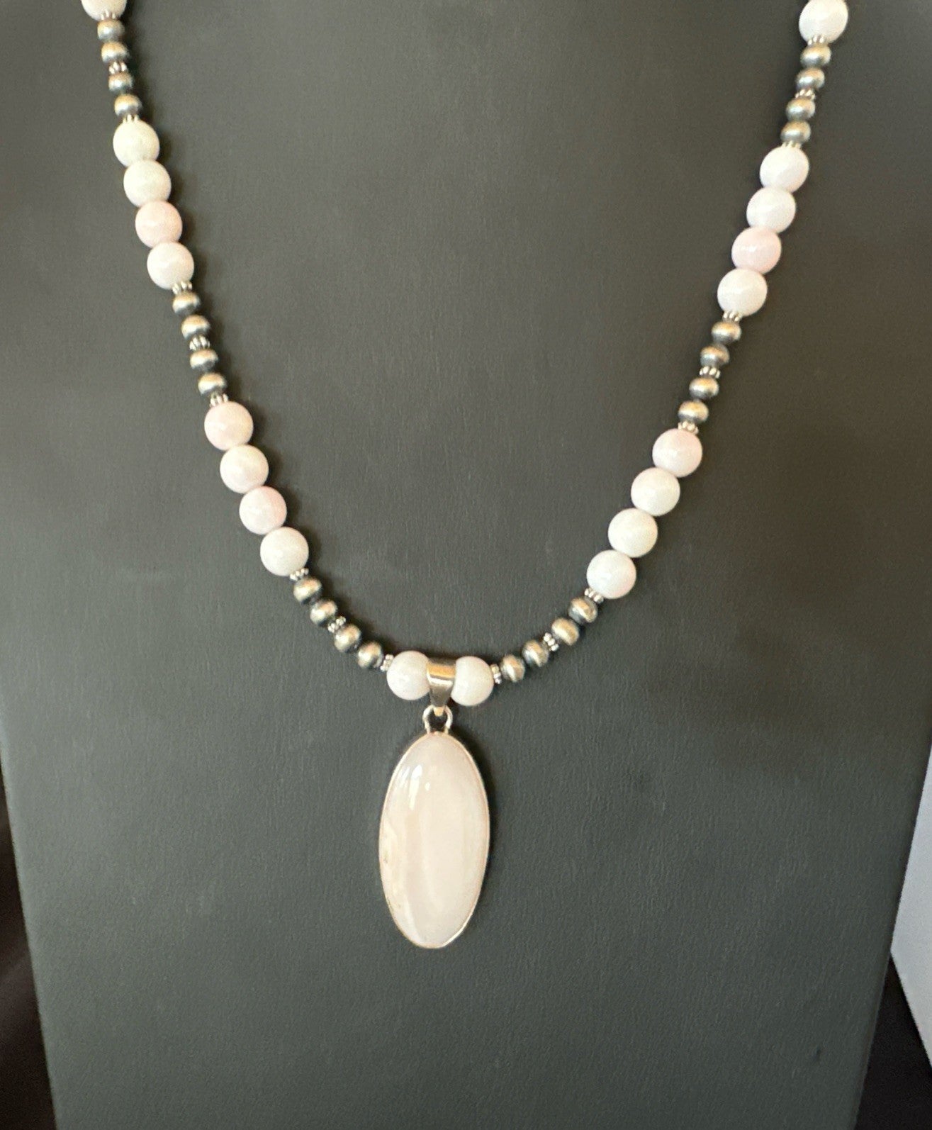 Southwestern Sterling Silver Pink Queen Conch Bead Necklace Pendant 20" 19555