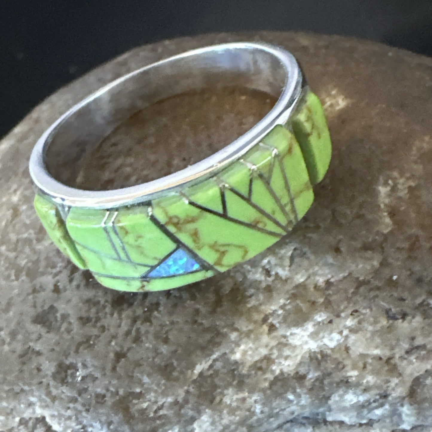 Womens Rare Green Gaspeite Sterling Silver Band Inlay Ring Size 9.5 19148
