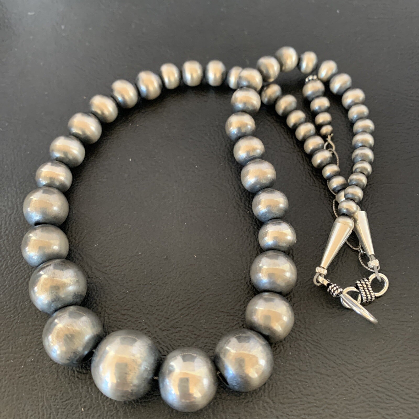 Native Navajo Pearls Grad Sterling Silver Round Seamless Bead Necklace 17”