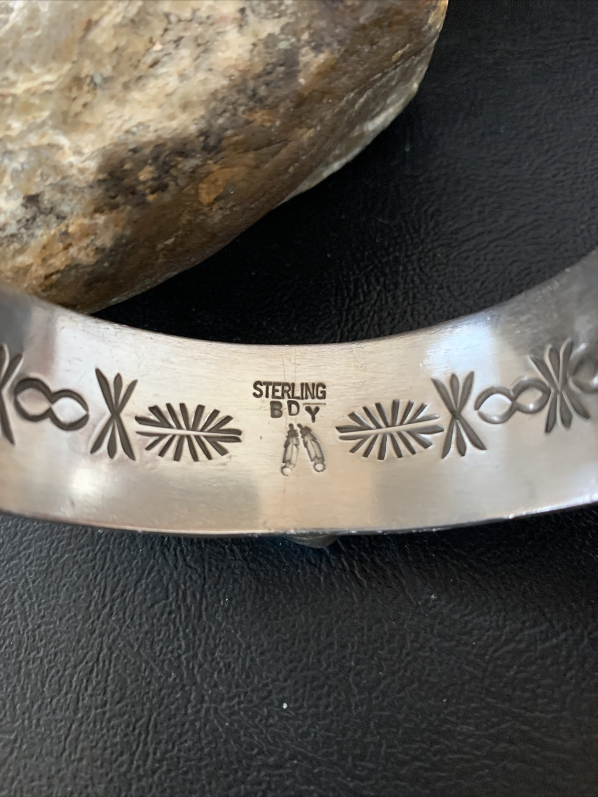 Kingman Turquoise Row Navajo Sterling Silver Cuff Bracelet 1410