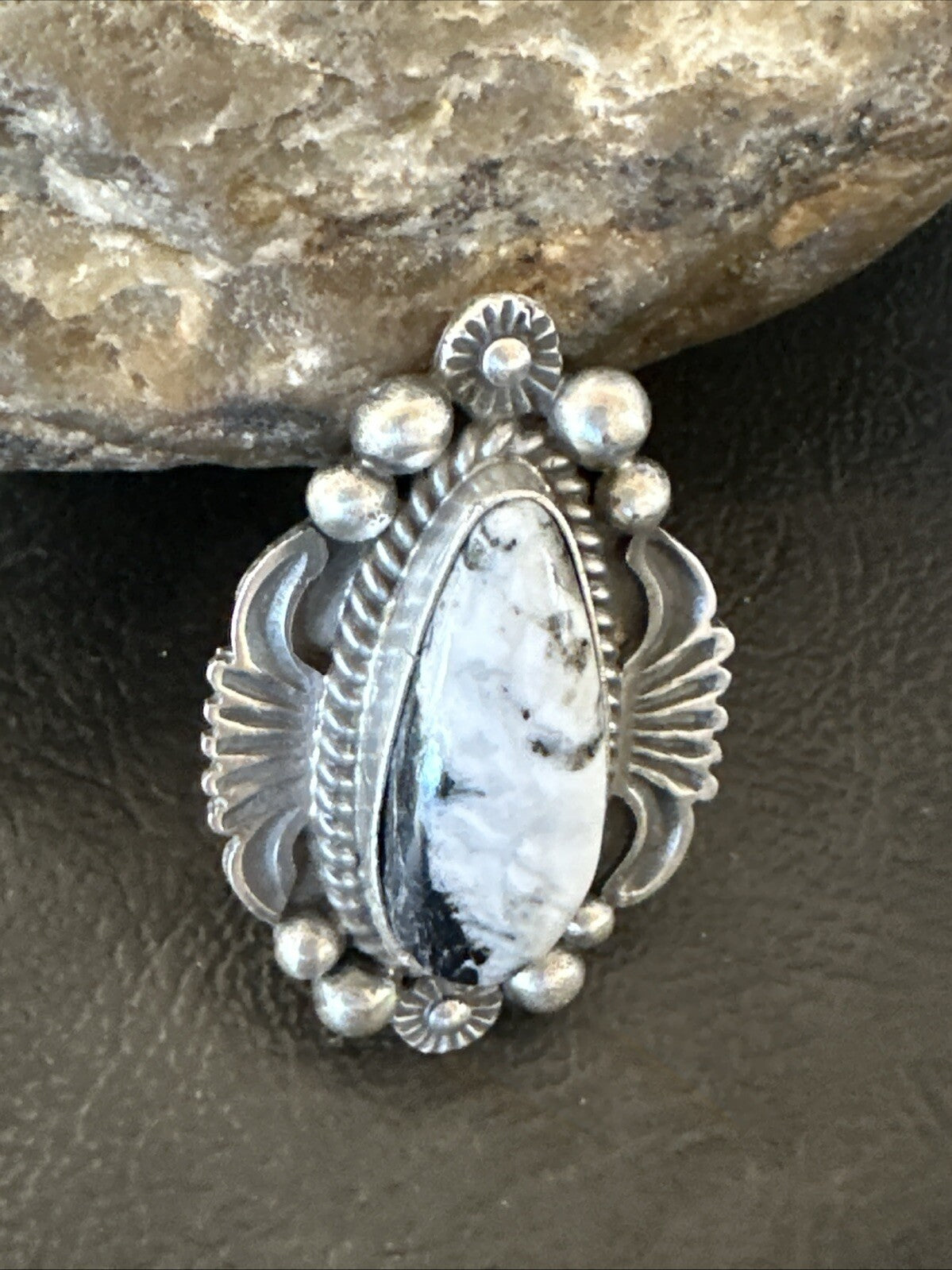 White Buffalo Turquoise Navajo Sterling Silver Ring Size 6 18624