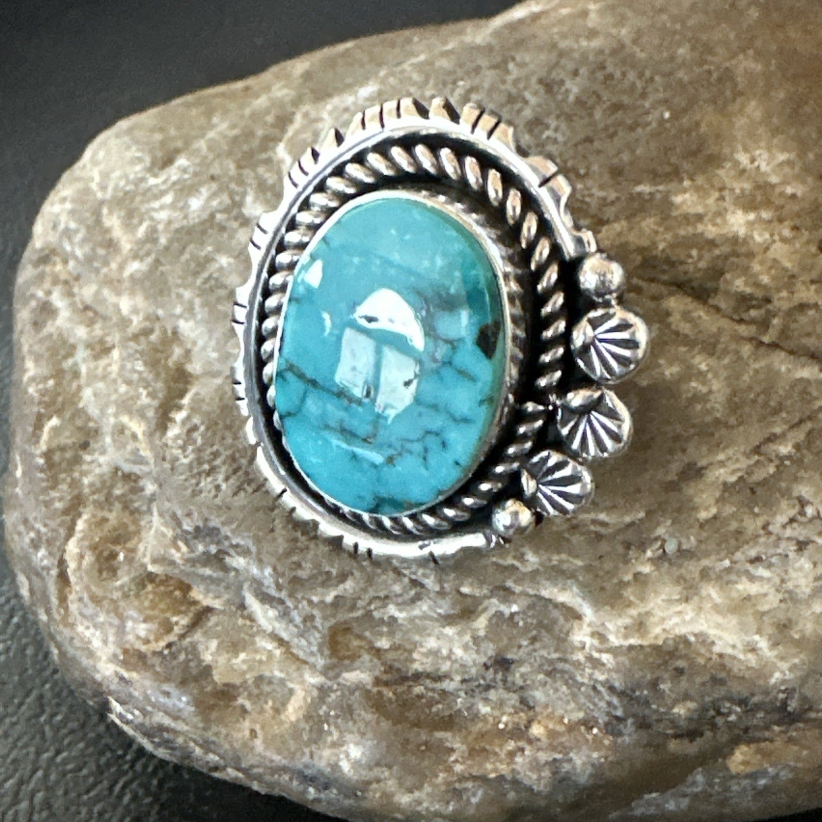 Yazzie Handmade Navajo Sterling Silver  Blue Kingman Turquoise Ring Size 8 19628