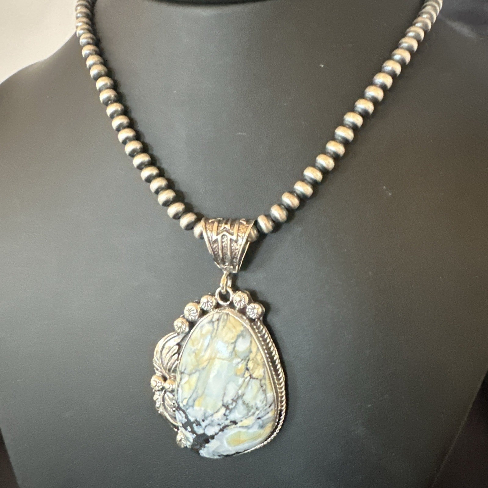 White Buffalo Turquoise Pendant Navajo Pearls Sterling Silver Necklace 19342