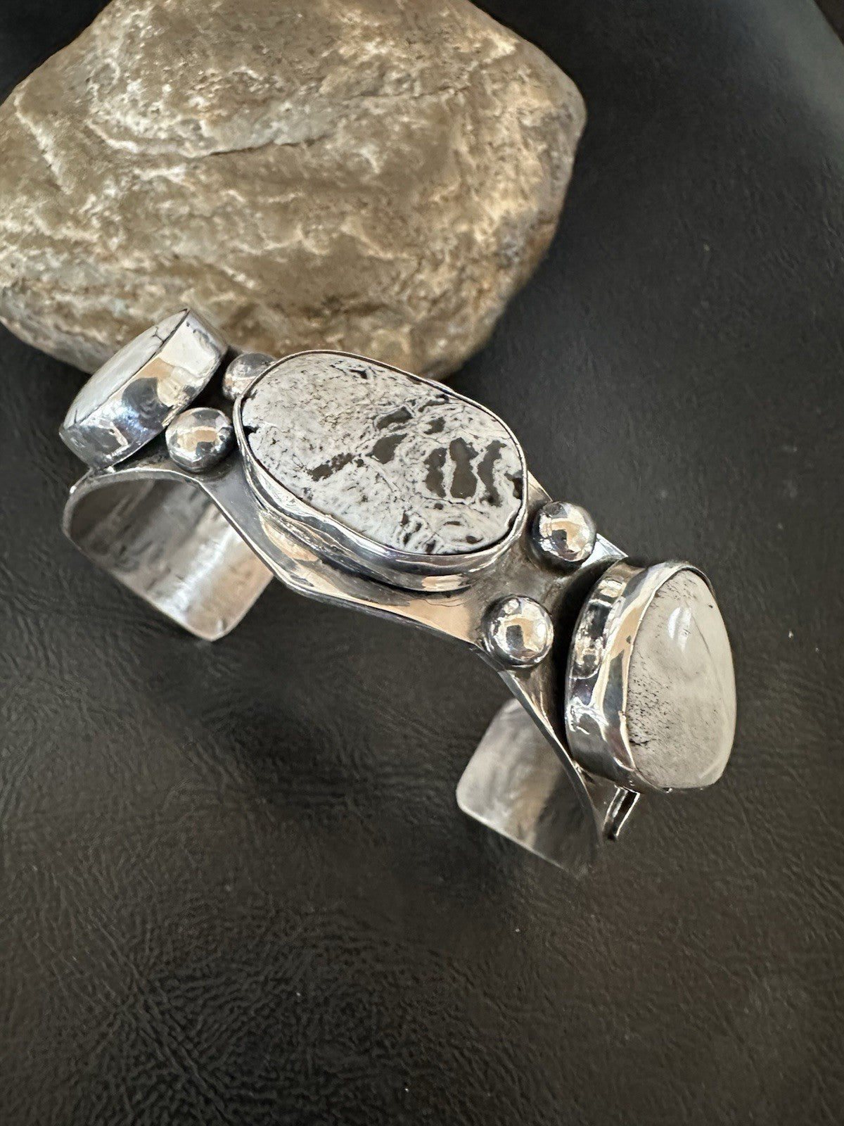 Mens WoMens White Buffalo Turquoise Navajo Sterling Silver Cuff Bracelet 19502